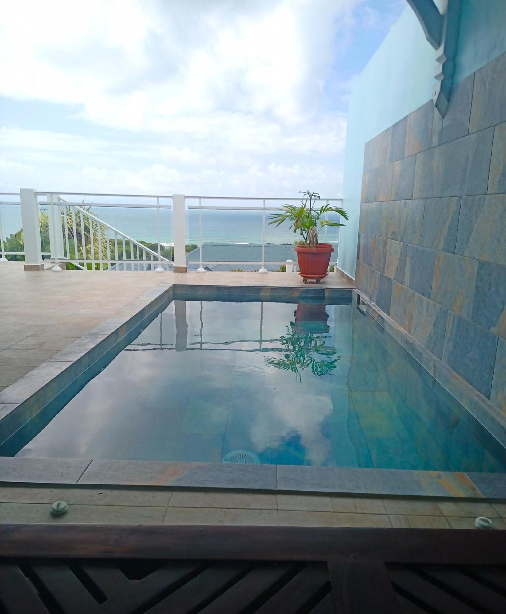 Aux Colibris Amoureux : Loft De Standing Avec Vue Mer Grand-Bourg  外观 照片