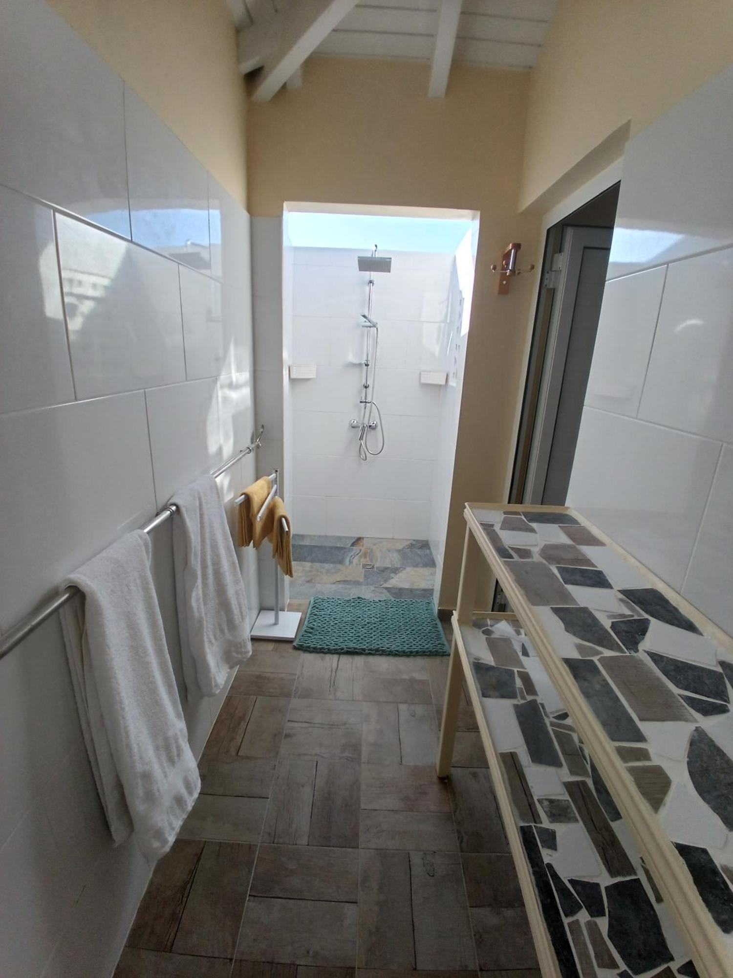 Aux Colibris Amoureux : Loft De Standing Avec Vue Mer Grand-Bourg  外观 照片